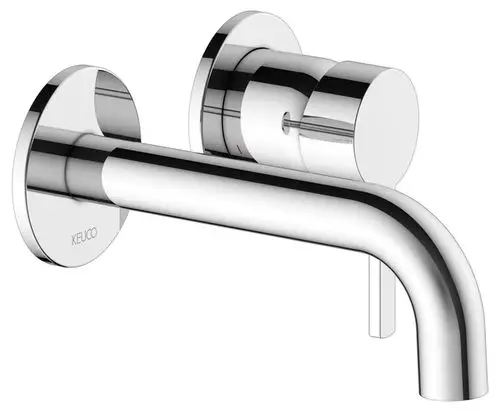 Wandmontierter Wasserhahn von Keuco mit verchromtem Finish und einem abgerundeten Auslauf. Einfache Drehbedienung für Temperaturregulierung.